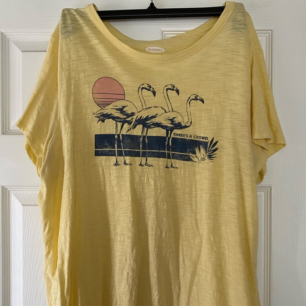old navy tee | xl | flamingo